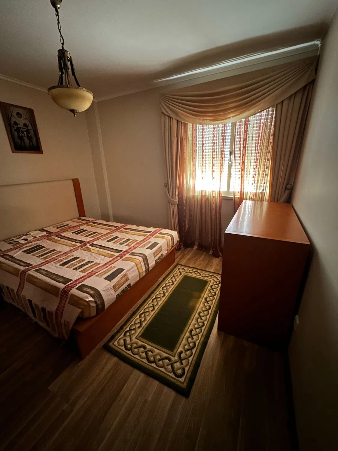 Modern 1 Bedroom Furnished Room for Rent in Campolide – Prime Location with Easy Transport
