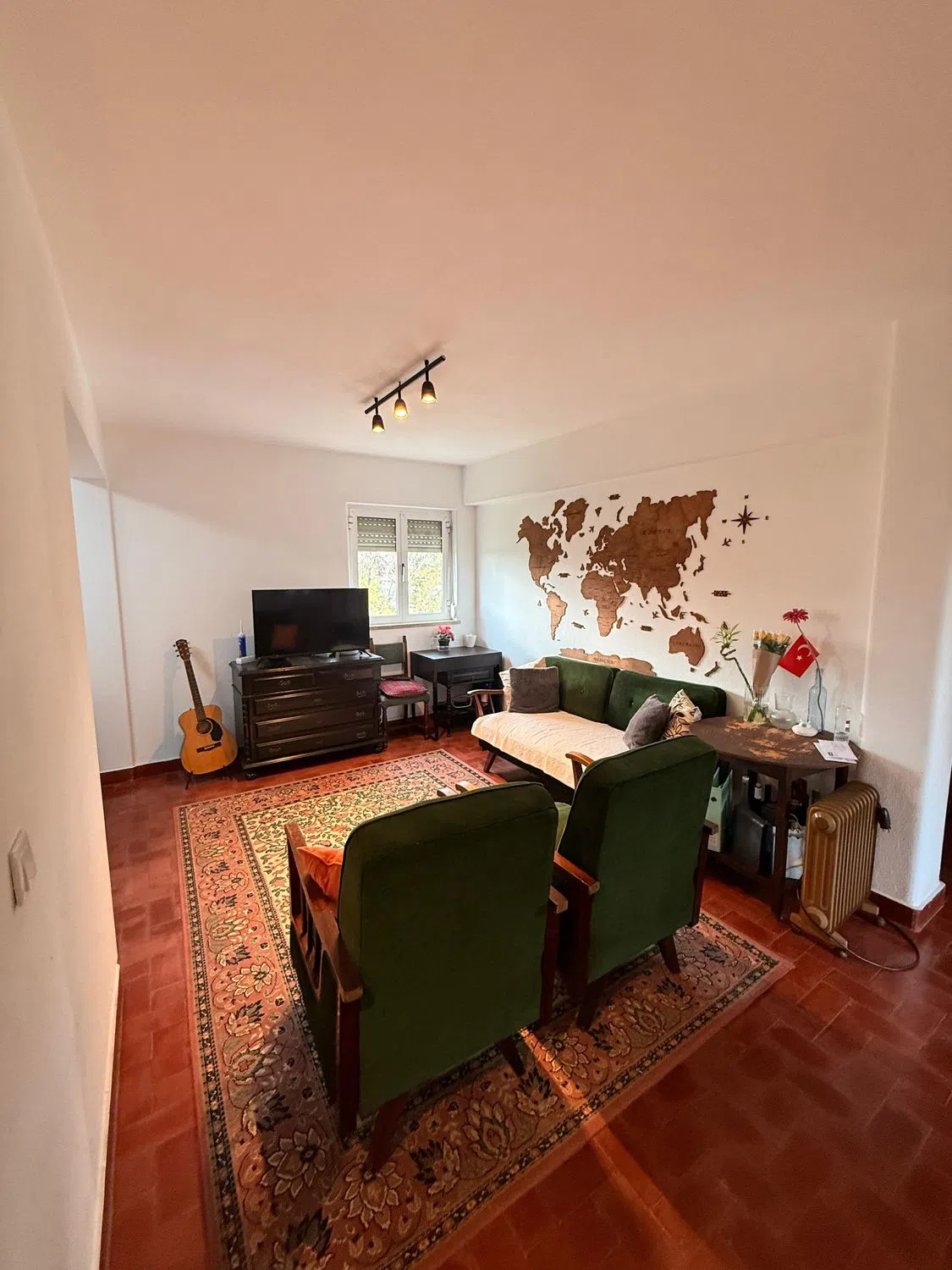 Modern 1 Bedroom Furnished Room for Rent in Alcântara – Prime Location with Easy Transport