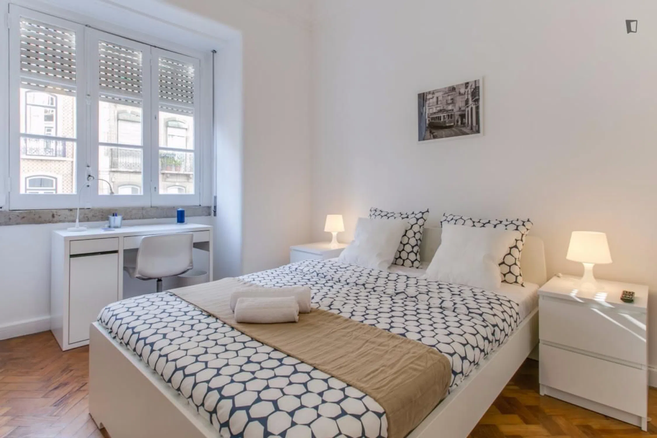 Modern 1 Bedroom Furnished Room for Rent in Penha de França – Prime Location with Easy Transport