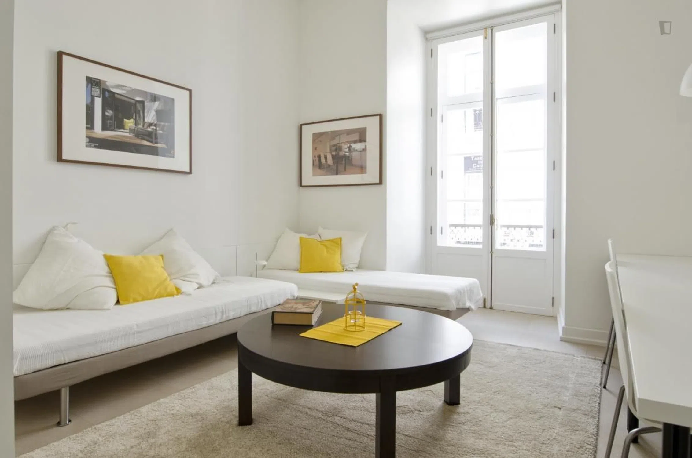 Modern 1 Bedroom Furnished Room for Rent in Arroios – Prime Location with Easy Transport
