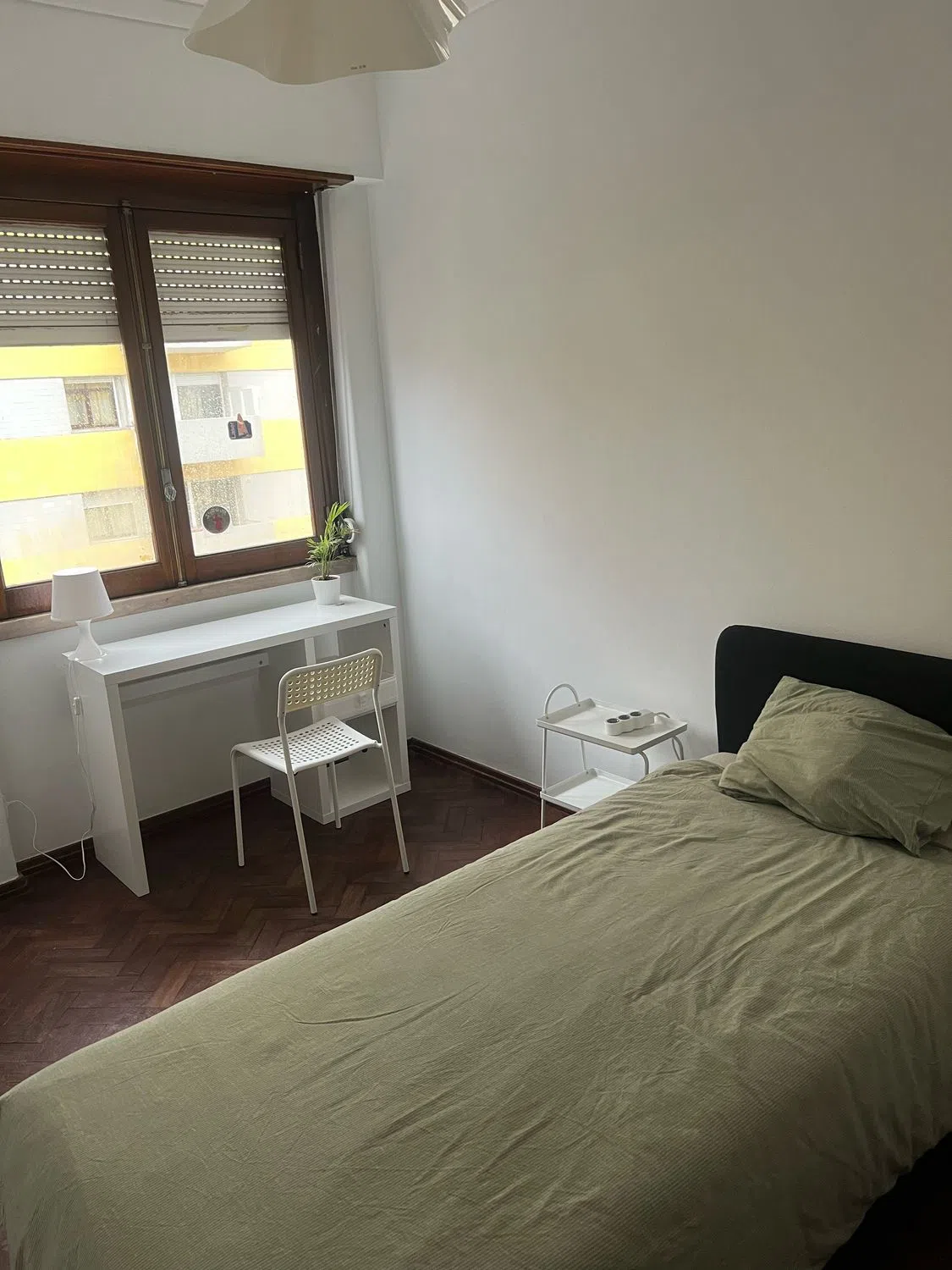 Modern 1 Bedroom Furnished Room for Rent in Estrela – Prime Location with Easy Transport