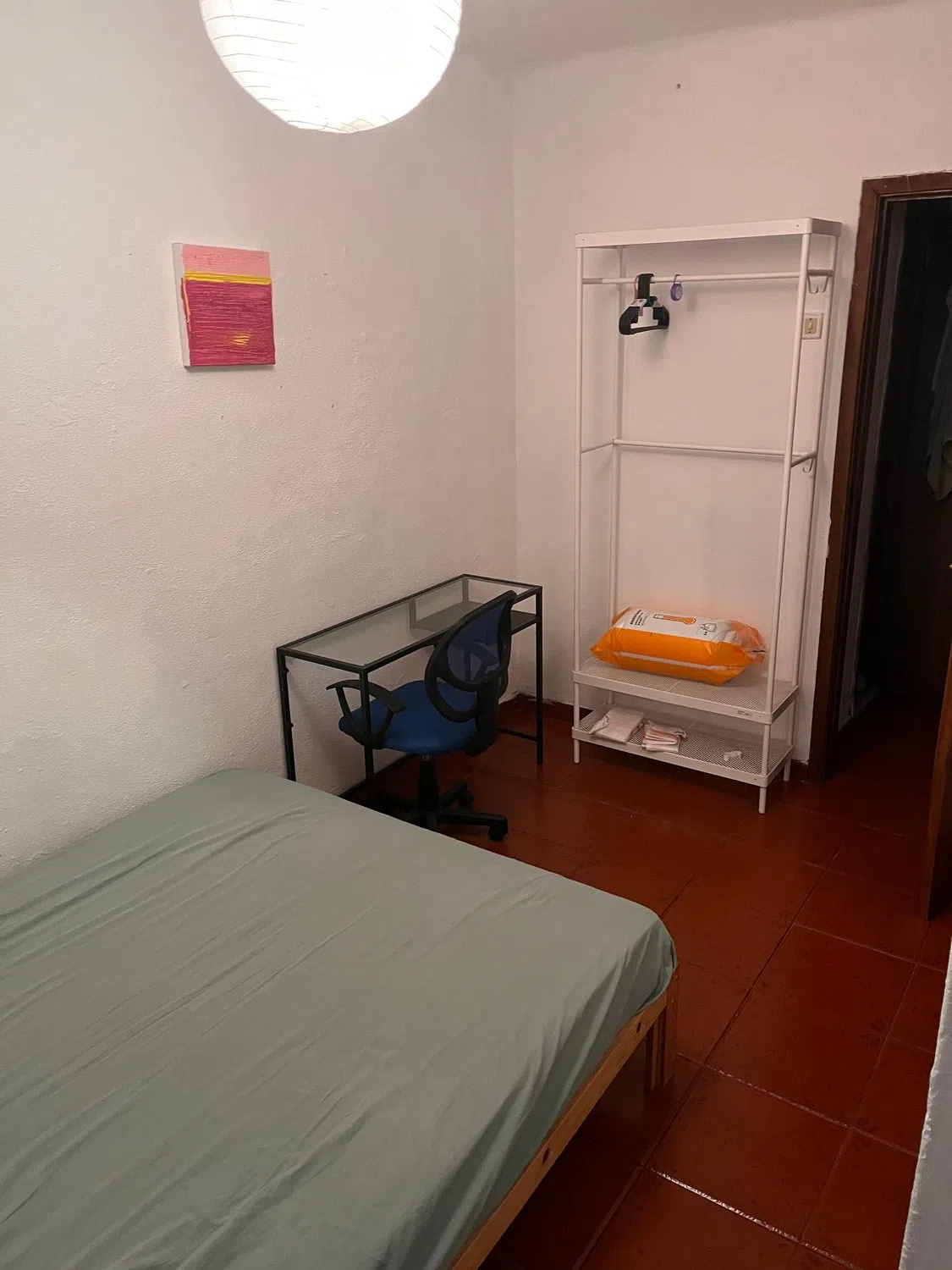 Modern 1 Bedroom Furnished Room for Rent in Arroios – Prime Location with Easy Transport