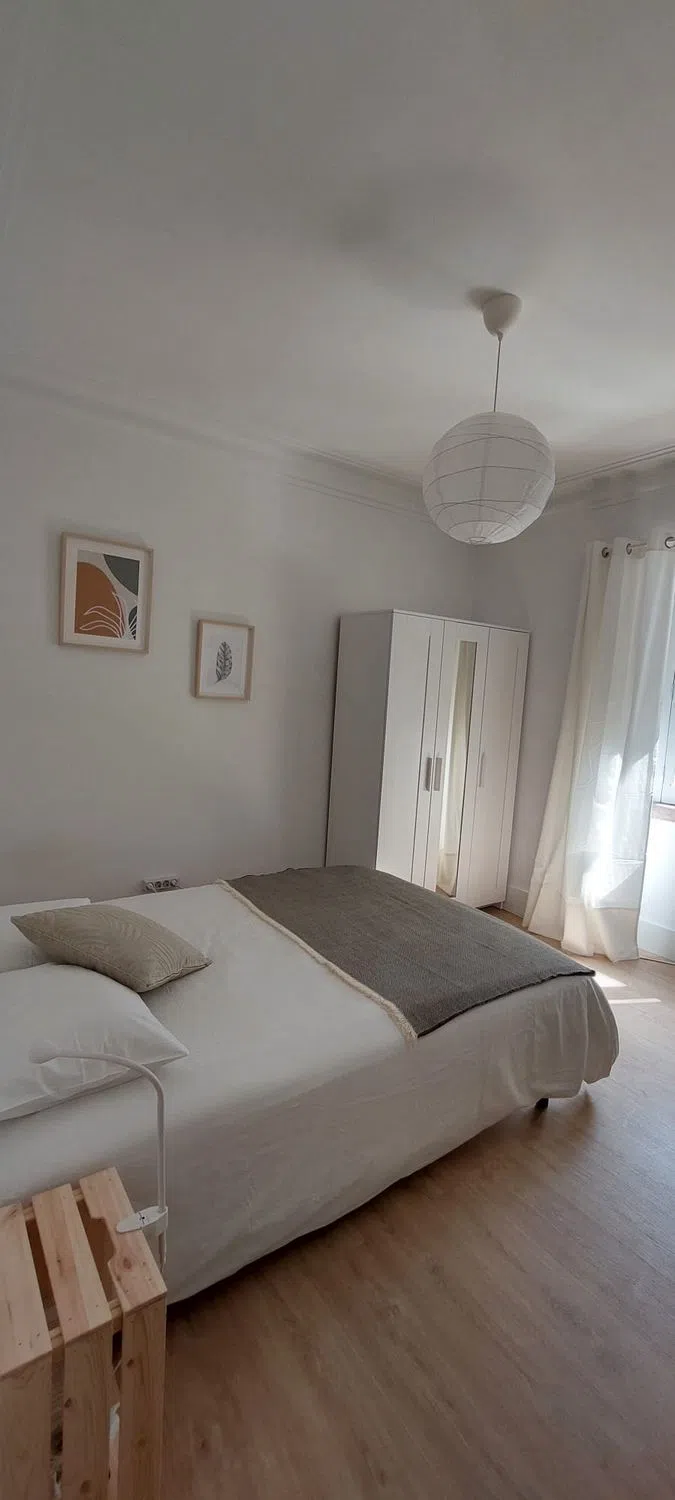 Modern 1 Bedroom Furnished Room for Rent in Penha de França – Prime Location with Easy Transport