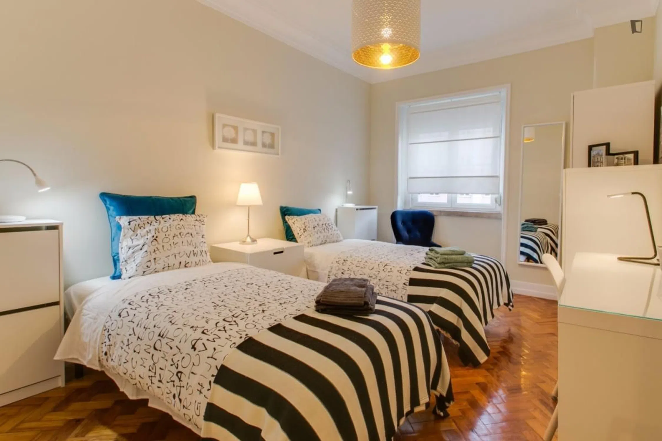 Modern 1 Bedroom Furnished Room for Rent in Arroios – Prime Location with Easy Transport