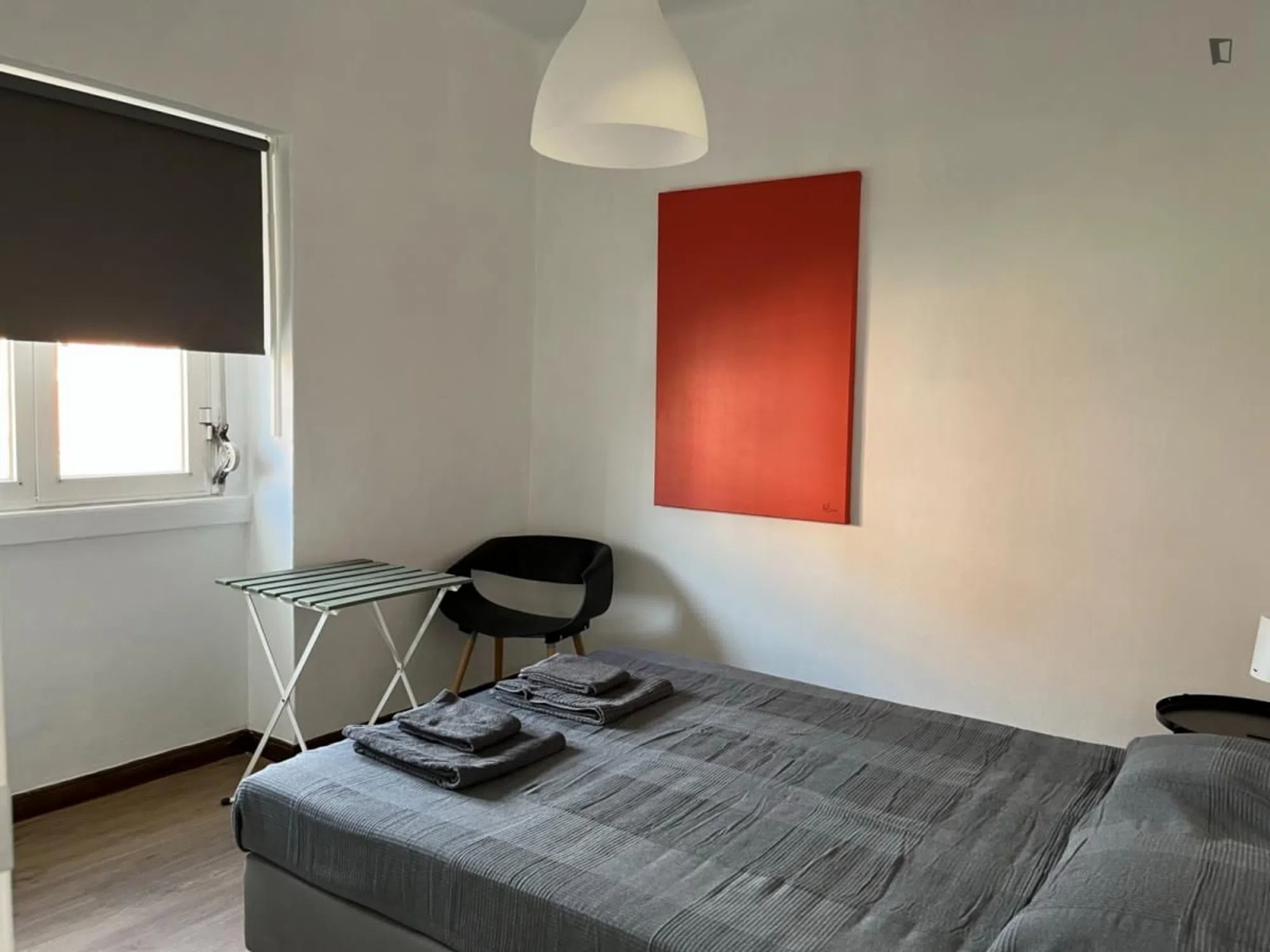 Modern 1 Bedroom Furnished Room for Rent in Alcântara – Prime Location with Easy Transport