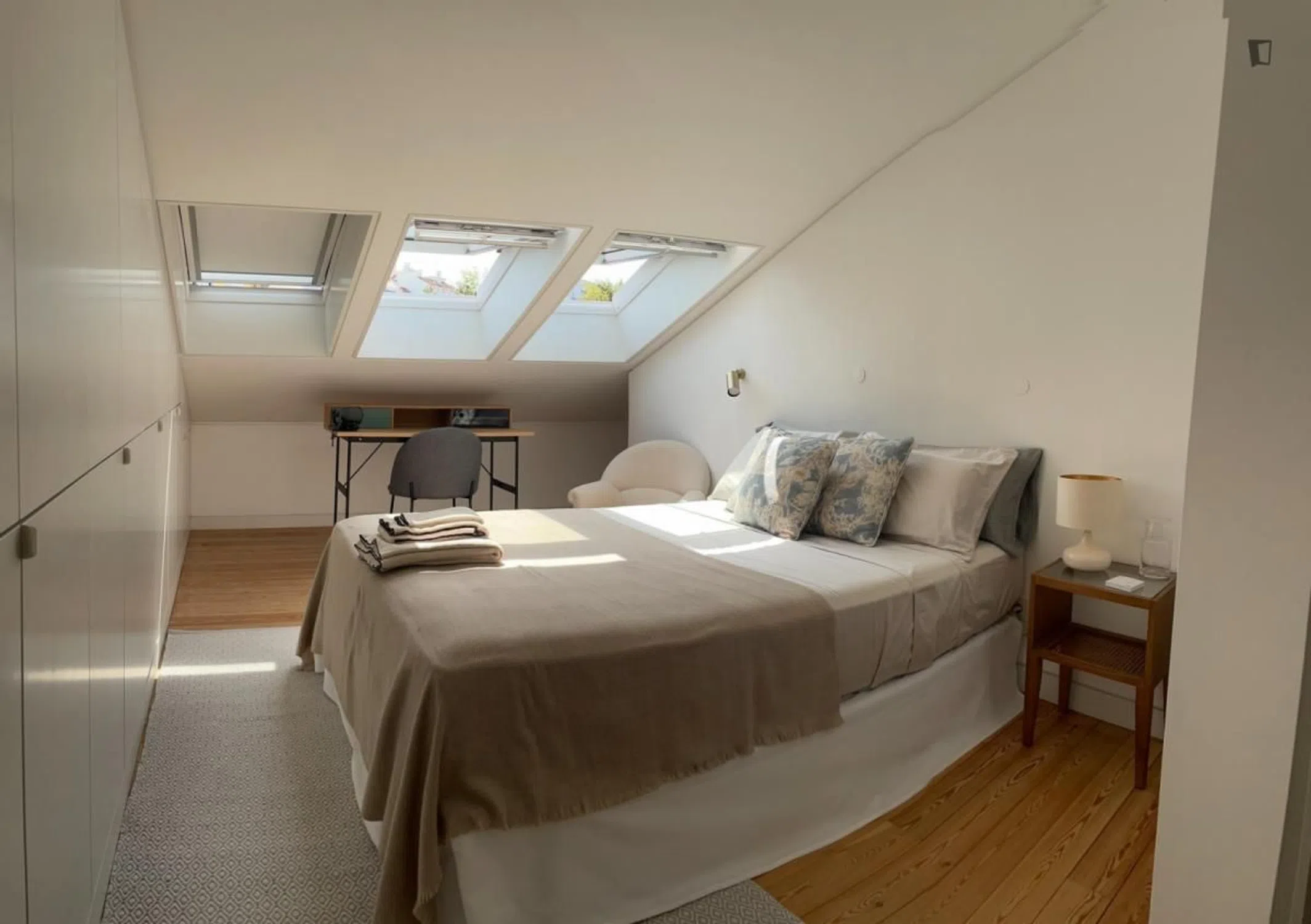 Studio in Luz with balcony