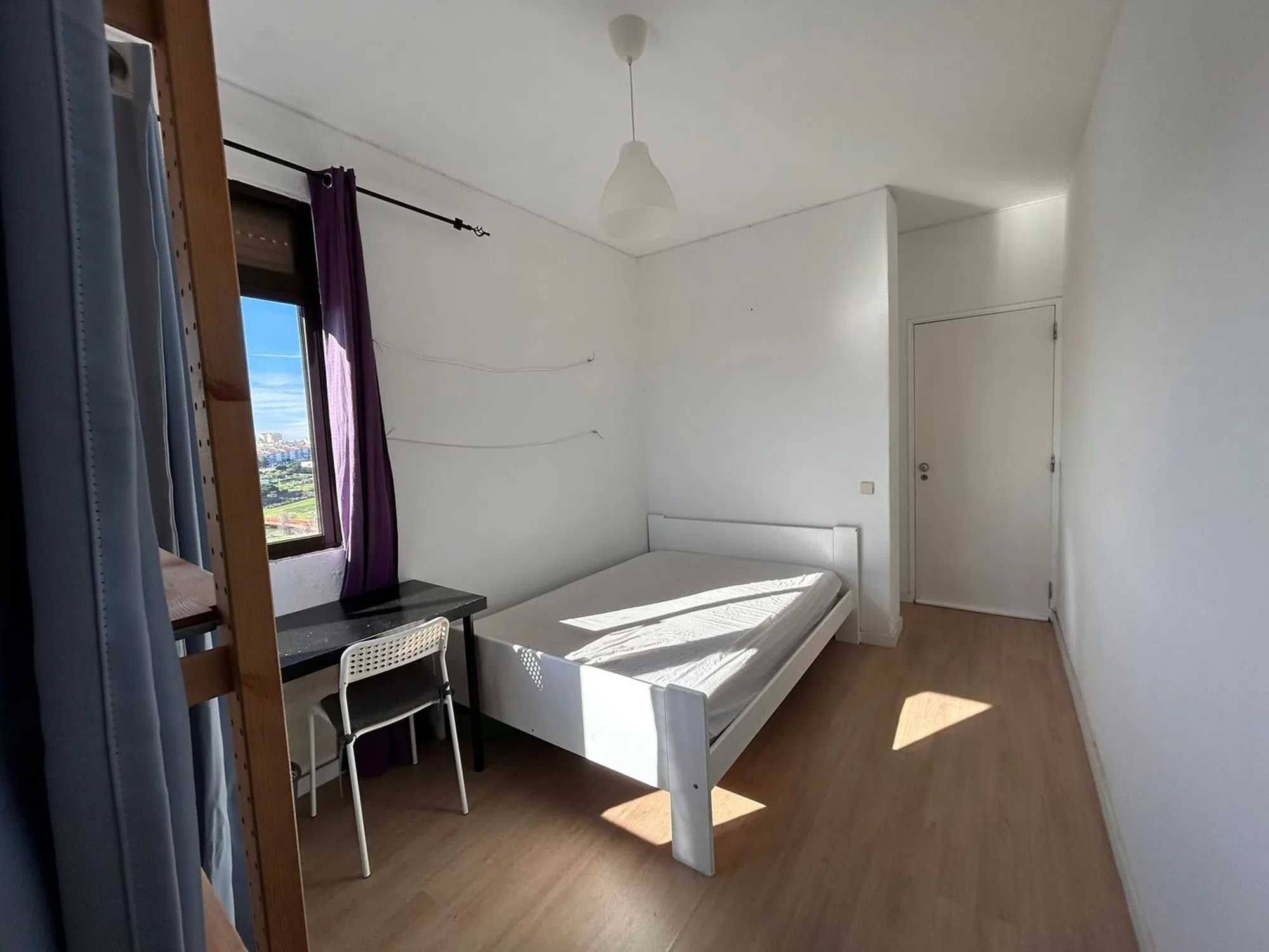 Modern 1 Bedroom Furnished Room for Rent in Arroios – Prime Location with Easy Transport