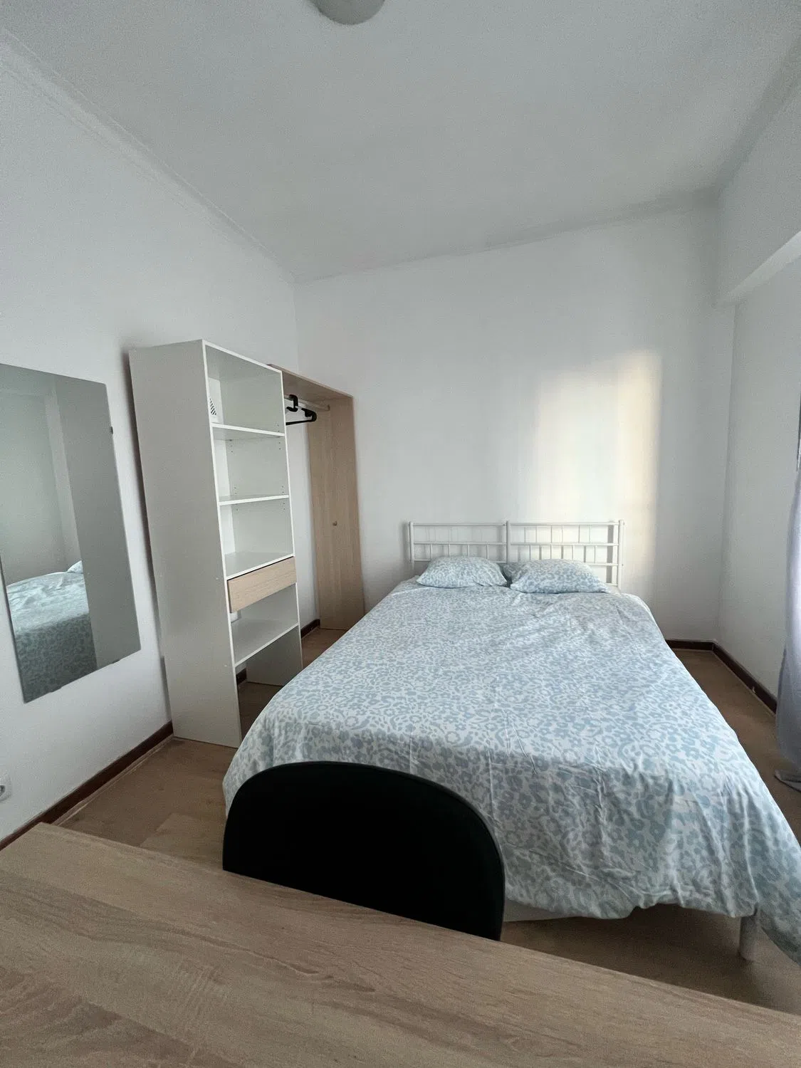 Studio in Almancil with natural light