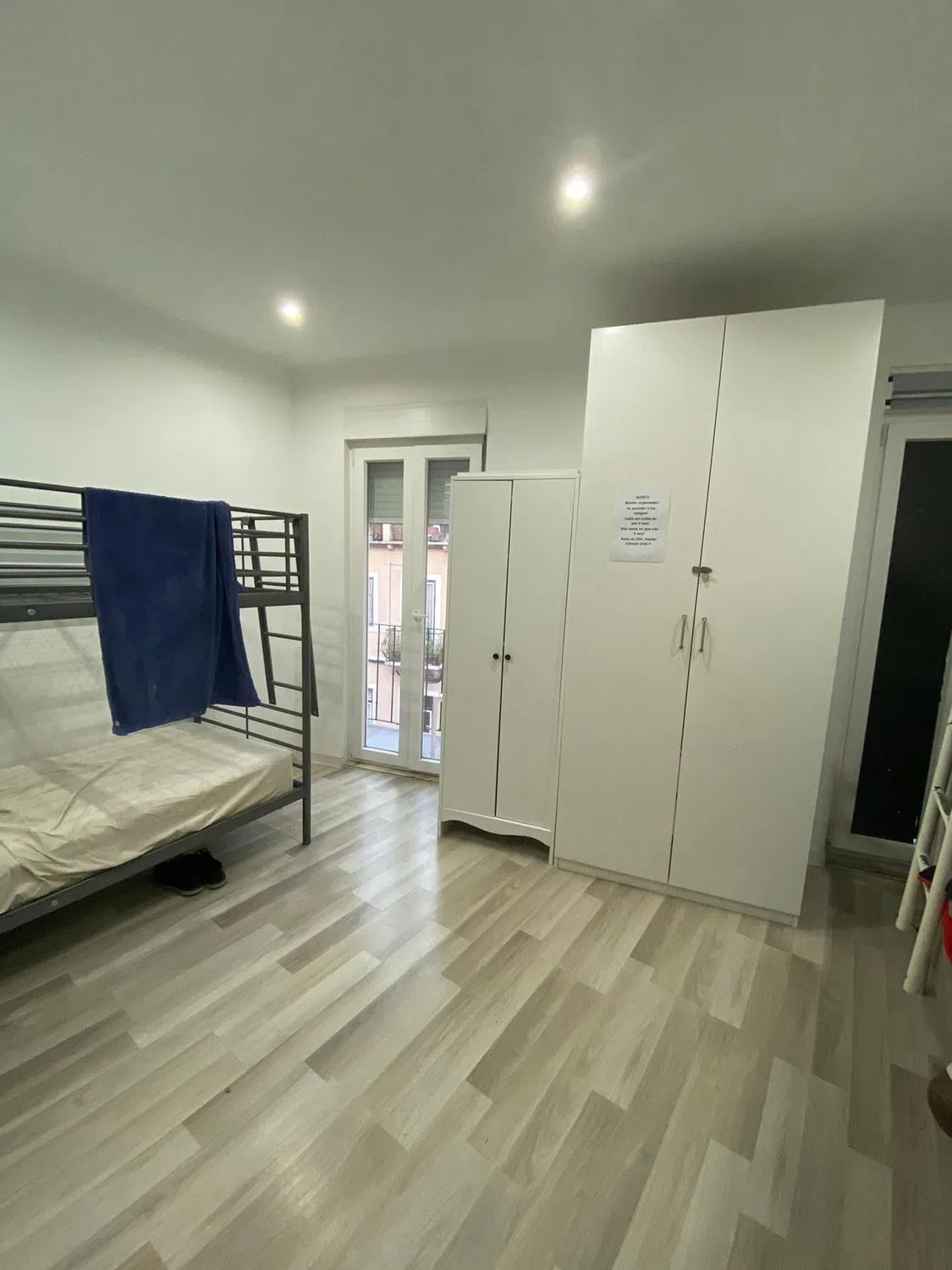 Modern 1 Bedroom Furnished Room for Rent in Belém – Prime Location with Easy Transport