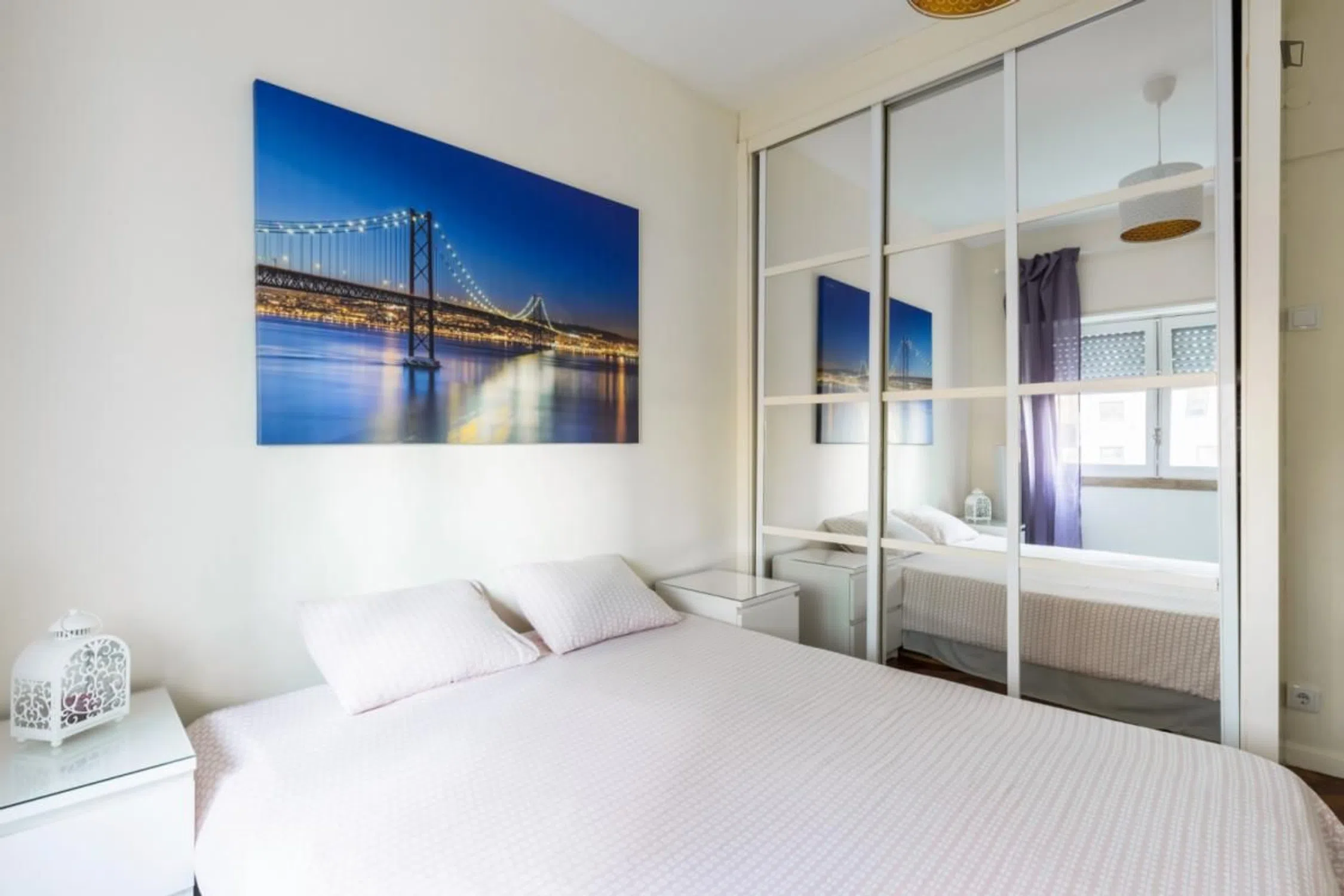 Modern 1 Bedroom Furnished Room for Rent in Avenidas Novas – Prime Location with Easy Transport