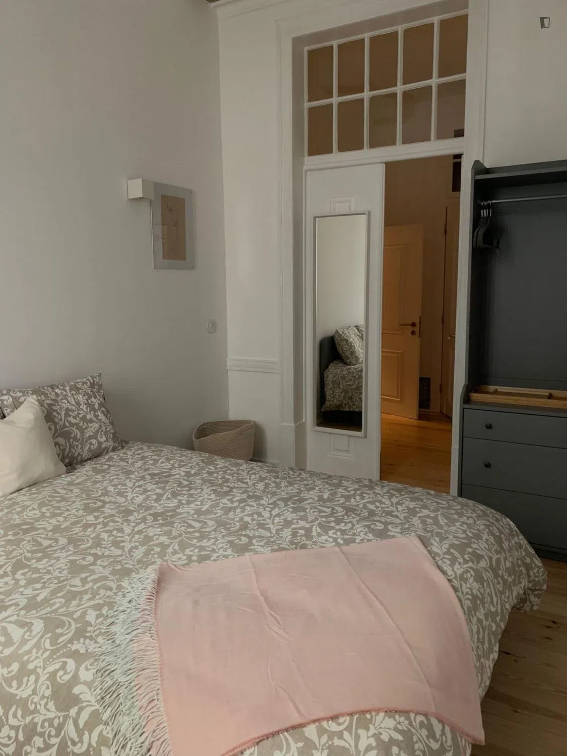 Modern 1 Bedroom Furnished Room for Rent in Areeiro – Prime Location with Easy Transport