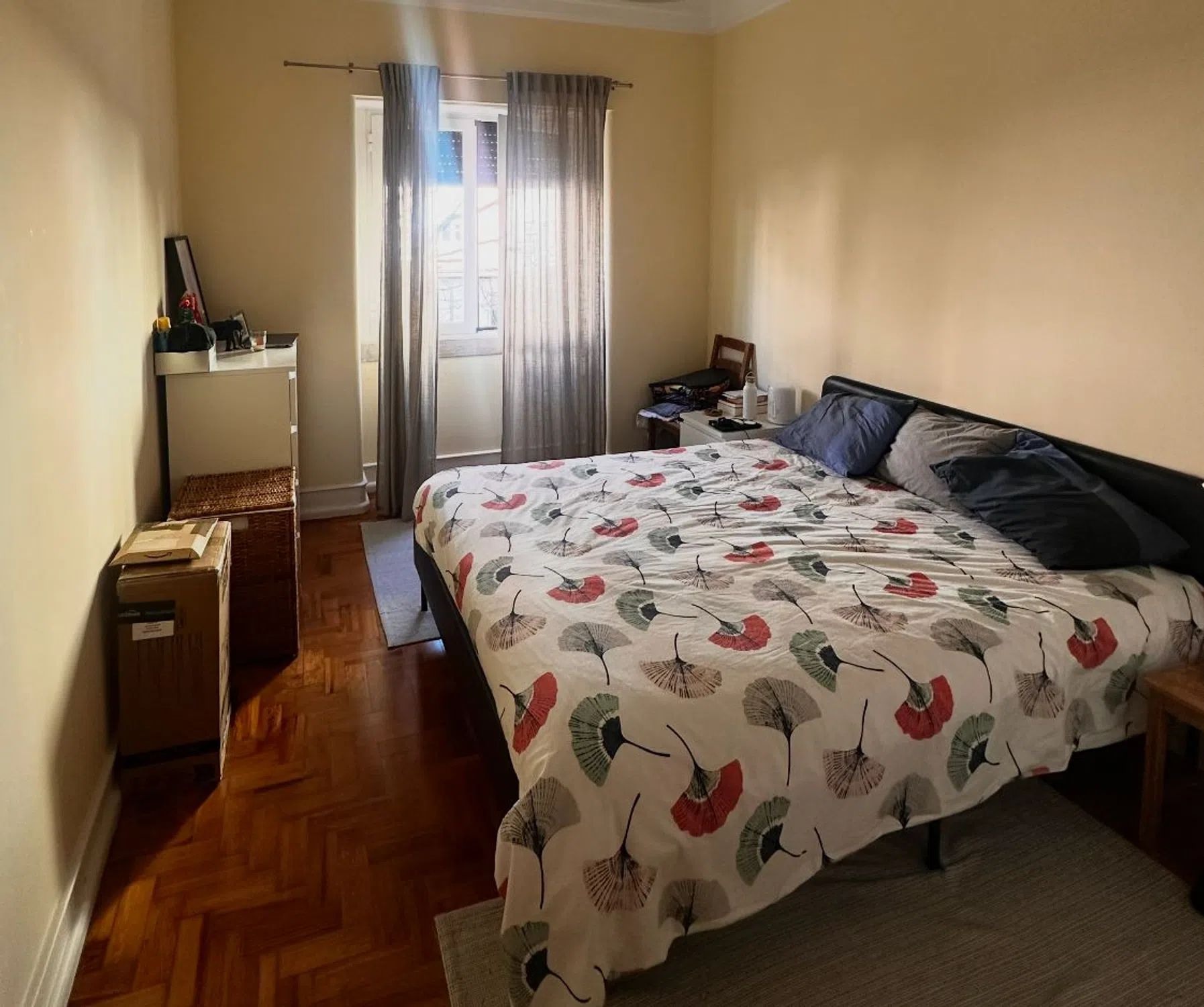 Modern 1 Bedroom Furnished Room for Rent in Arroios – Prime Location with Easy Transport