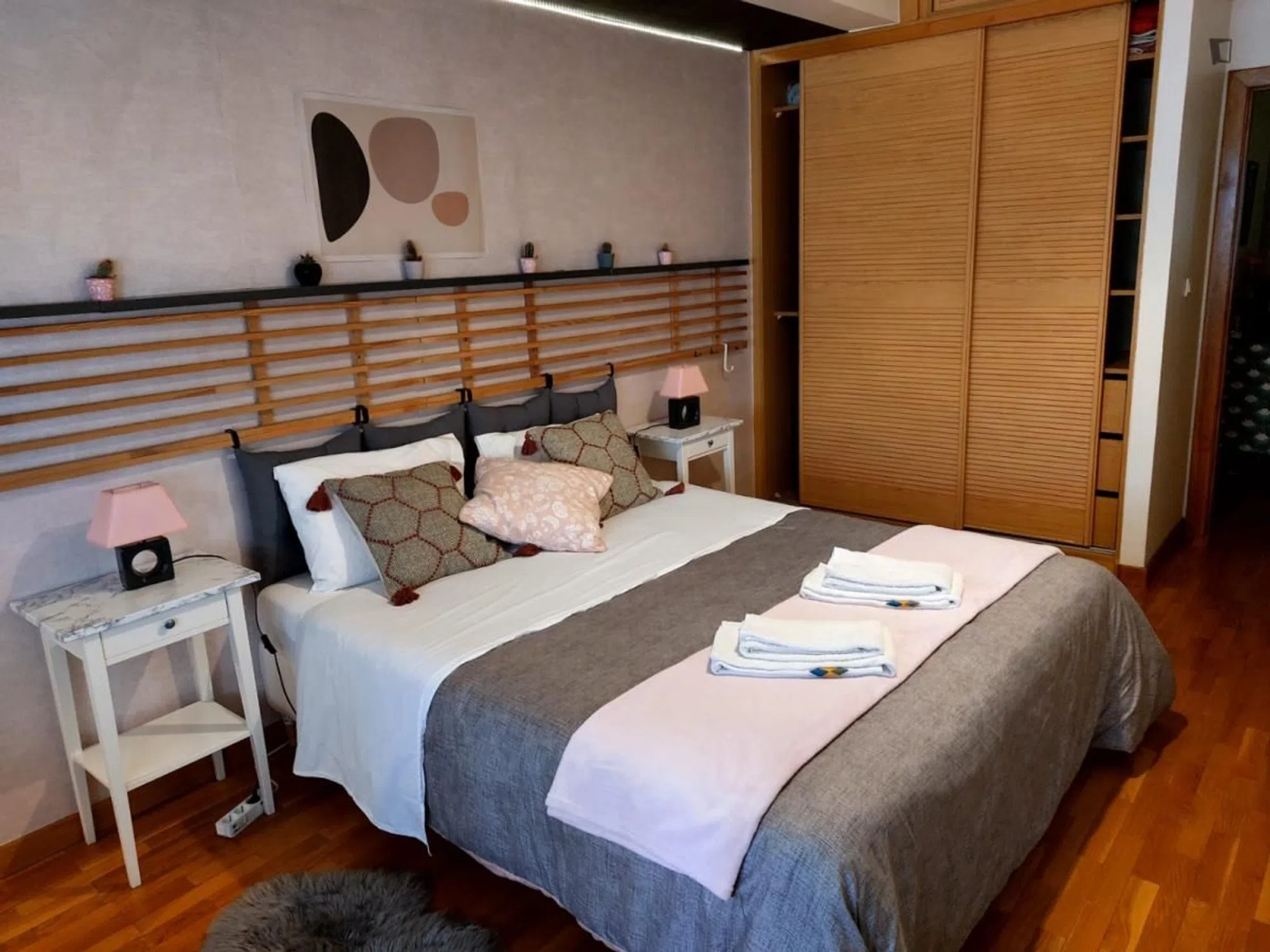 Modern 1 Bedroom Furnished Room for Rent in Arroios – Prime Location with Easy Transport