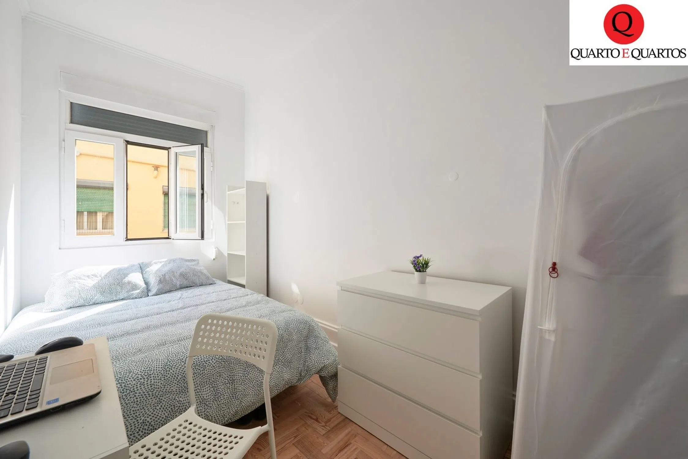 Modern 1 Bedroom Furnished Room for Rent in Avenidas Novas – Prime Location with Easy Transport