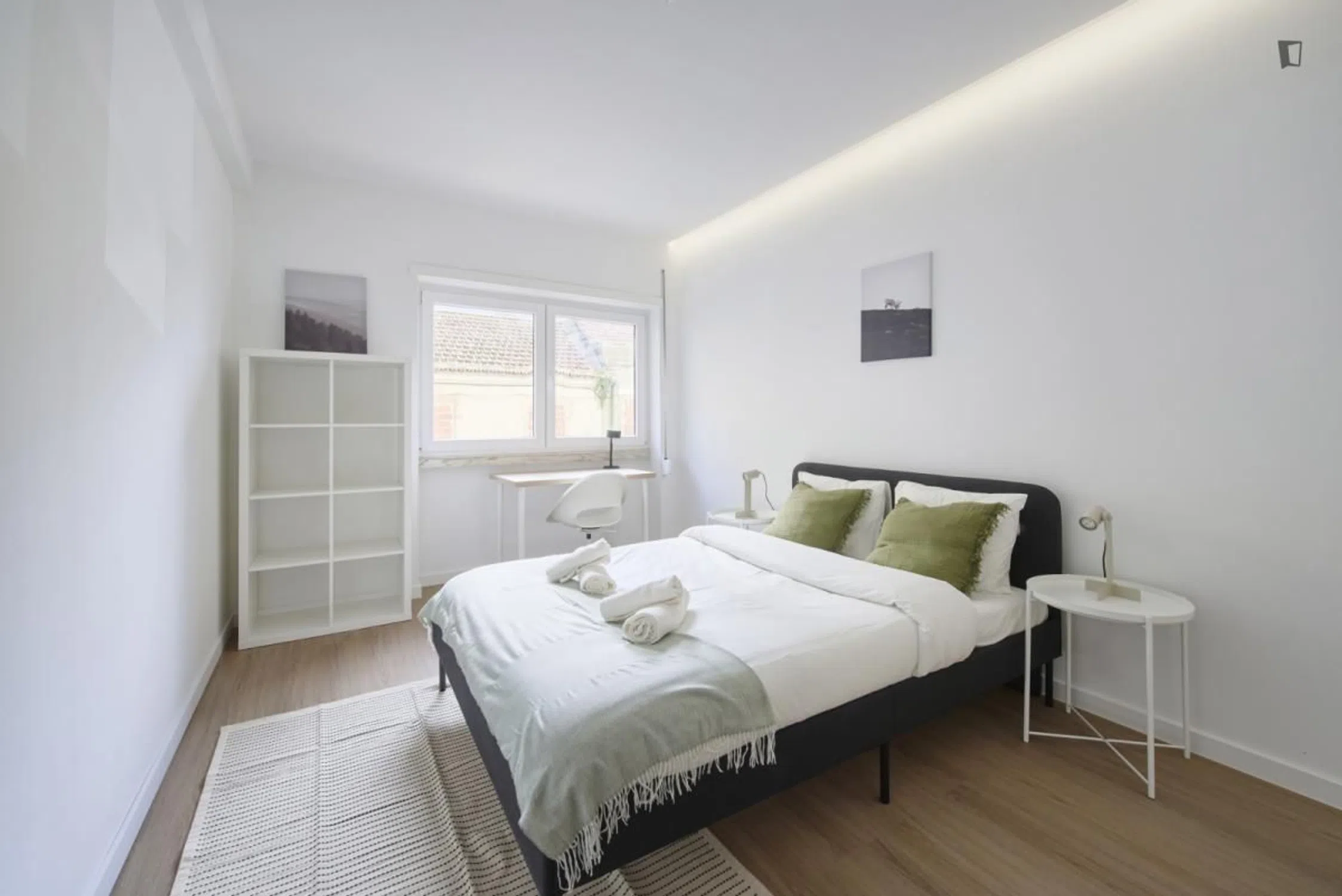 Modern 1 Bedroom Furnished Room for Rent in Arroios – Prime Location with Easy Transport